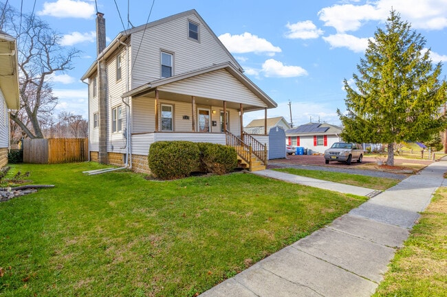 Photo - 332 W Olive St House