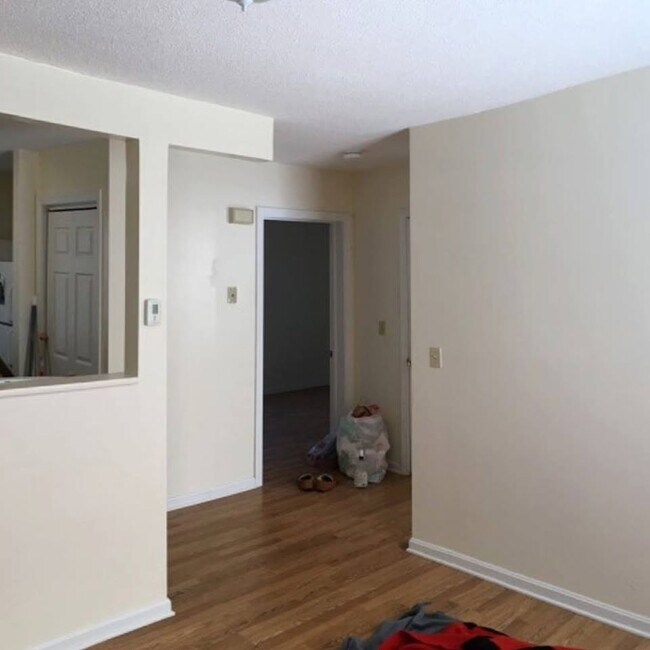 Foto del edificio - 686 Townhouse Rd