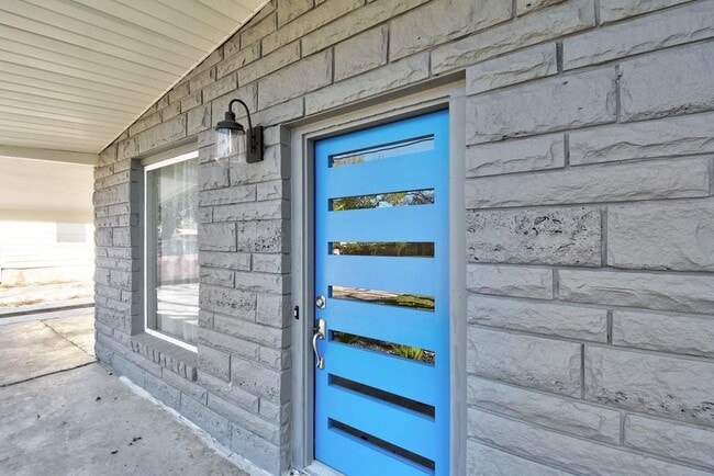 Building Photo - 1803 Deloney St