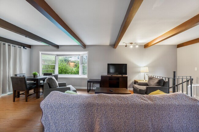 Foto del edificio - 5598 Butternut Ct