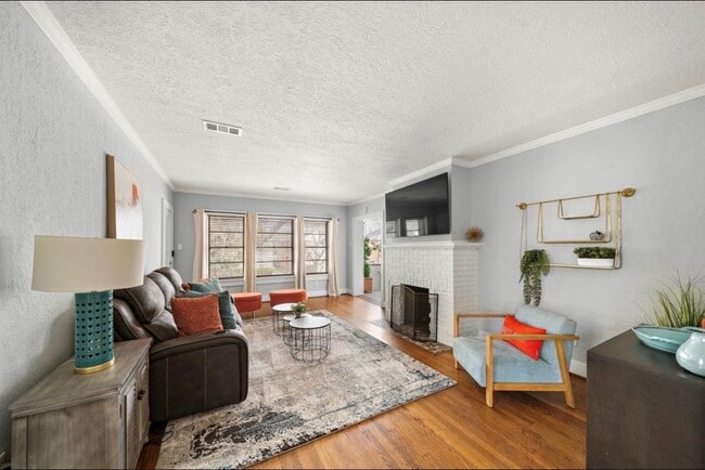 Foto del edificio - 1635 Castle Ct