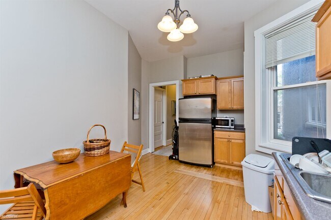 Building Photo - 2 br, 1 bath Condo - 3350 N Sheffield Ave ...