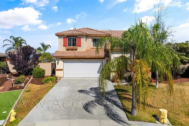 Building Photo - Large 4 Bed/3 Bath Home with an Incredible View!