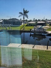 Building Photo - 1304 Miramar St