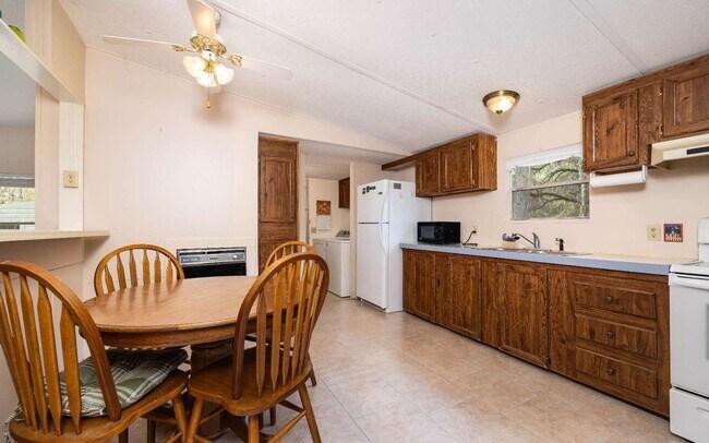 Foto del edificio - Peaceful 3 Bedroom Home just minutes to Li...