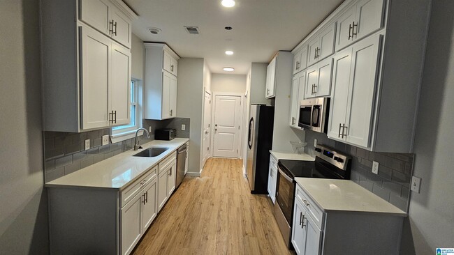 Building Photo - 857 Barkley Dr