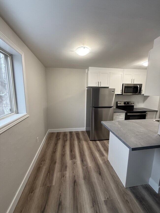 Photo du bâtiment - 100 Veronica Avenue