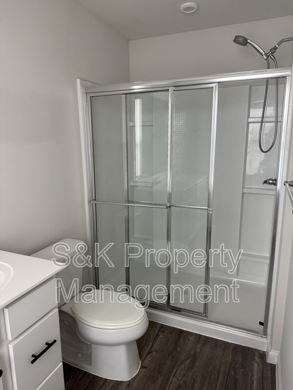 Building Photo - 112 Overstreet Ct