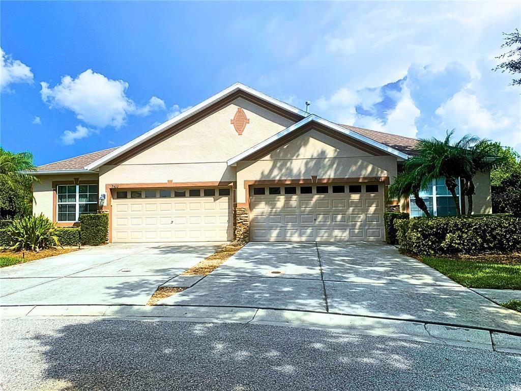 Foto principal - 7404 Surrey Wood Ln