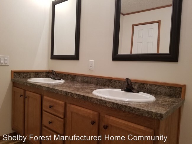 Building Photo - 13955 Bronte Dr