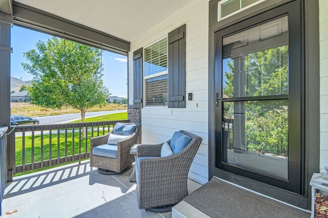 Photo - Beautiful 4 Bedroom Home with Stunning Vie...