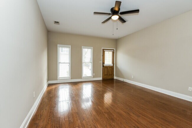 Building Photo - 49 Celtic Ct