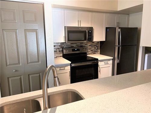 Building Photo - 11184 Blue Heron Ct