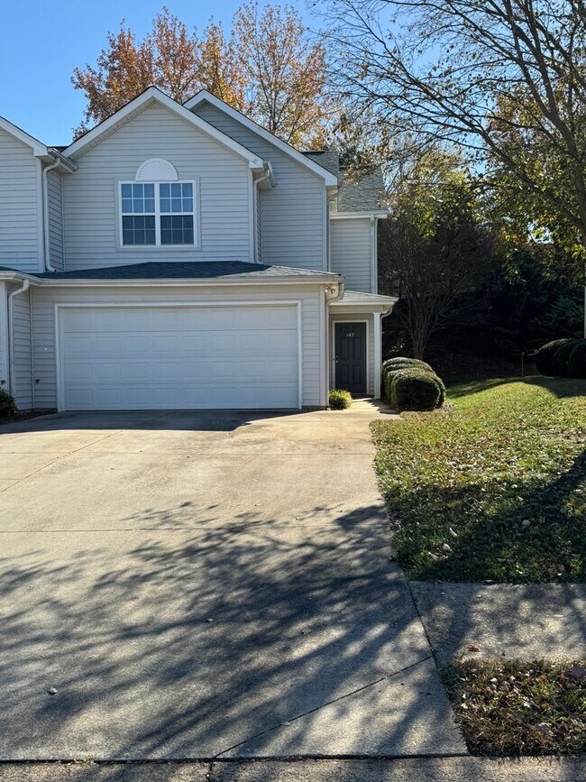 Foto del edificio - 147 Springwood Ln