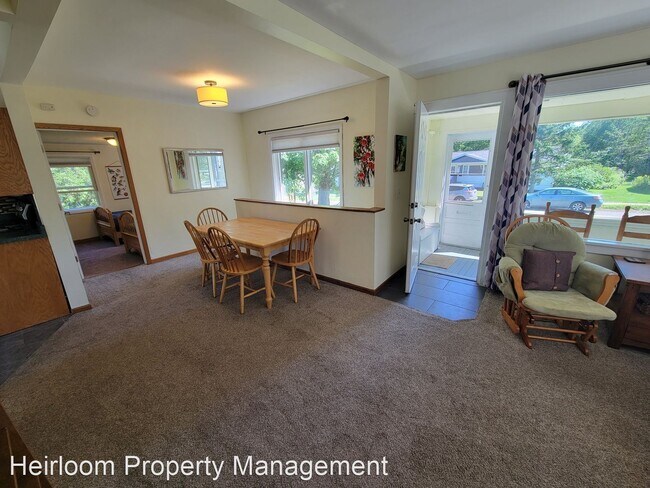 Building Photo - 2 br, 2 bath House - 219 E Chisholm St