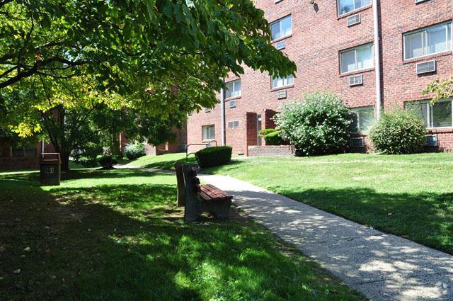 Building Photo - Barclay Square Apartments