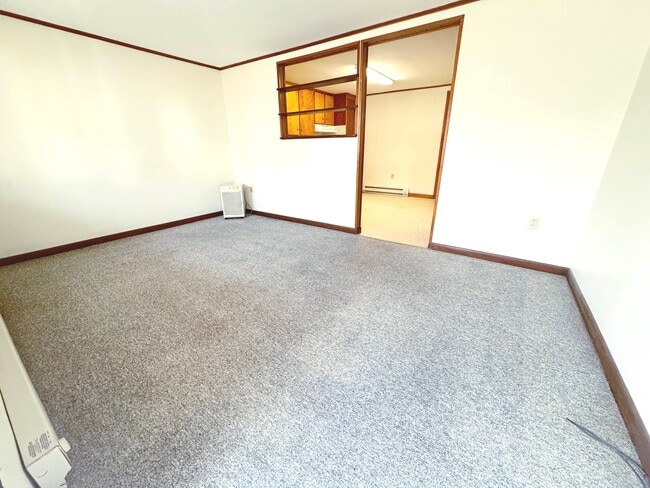 Building Photo - 19 Oakwood Dr