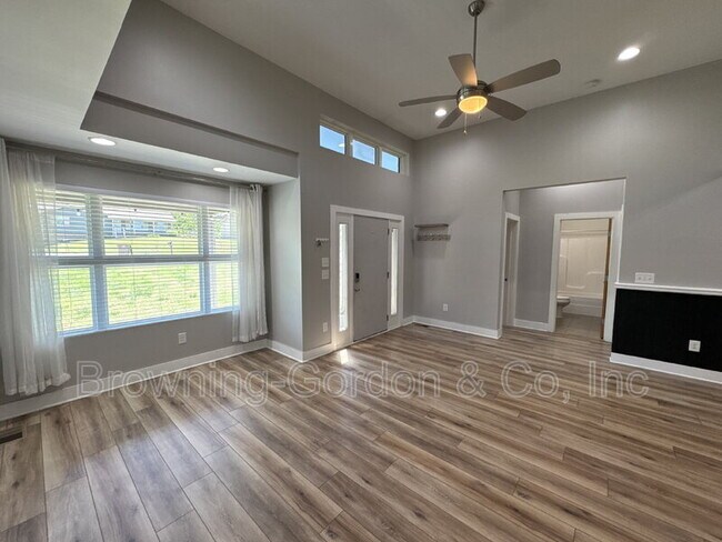 Foto del edificio - 204 Hodge Cir
