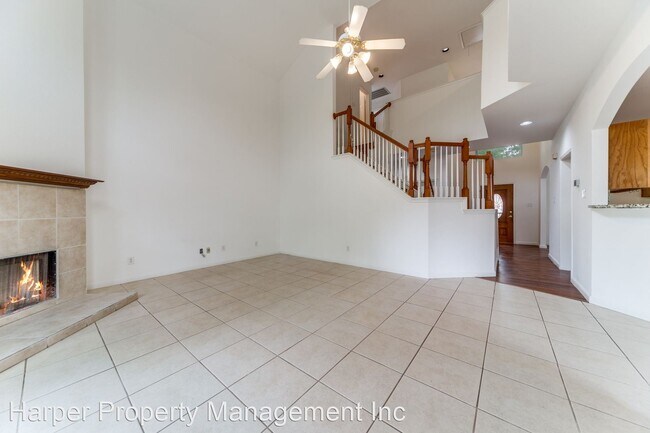 Building Photo - 3 br, 2.5 bath House - 11423 Lima Dr