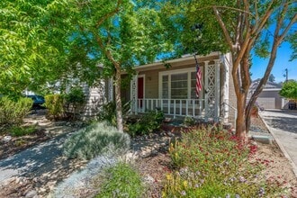 Building Photo - 1830 Fuller Way