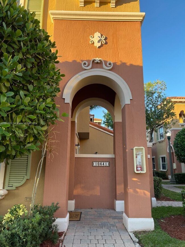 Building Photo - 10641 SW 8th St