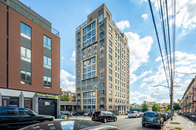 Building Photo - 358 Grove St