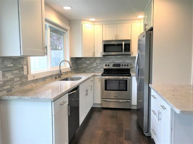 Building Photo - 3 bedroom in Renton WA 98059