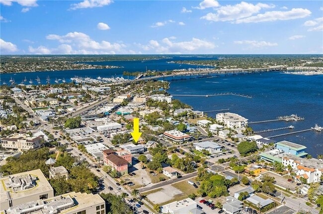 Photo - 310 SE Denver Ave Apartment