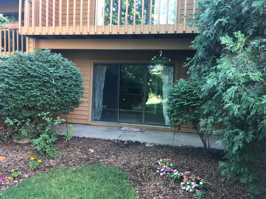 6721 Boca Vista Dr NE Unit 102, Rockford, MI 49341 Apartments in