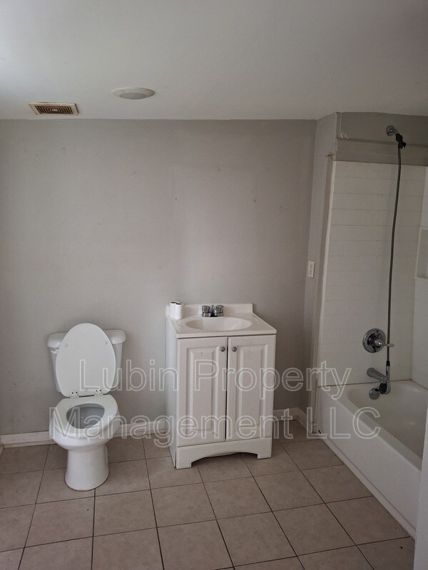 Foto del edificio - 1362 Stage Ave