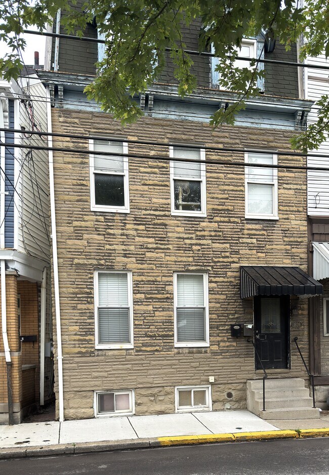 Building Photo - 1626 Lowrie St