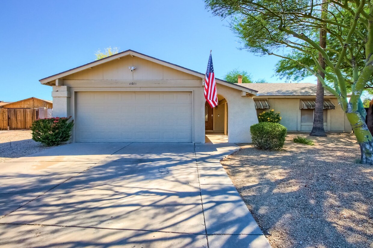 Foto principal - 2 Bedroom single family home in Phoenix