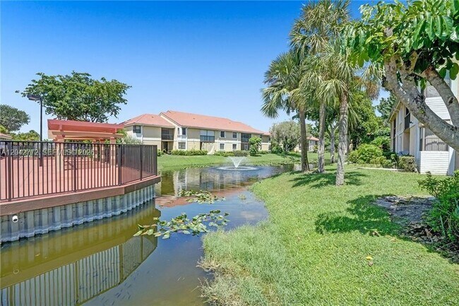 Foto del edificio - 5721 Riverside Dr