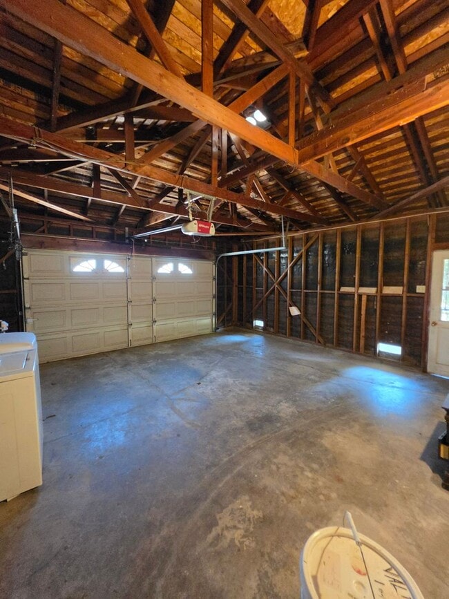 Building Photo - 675 B St