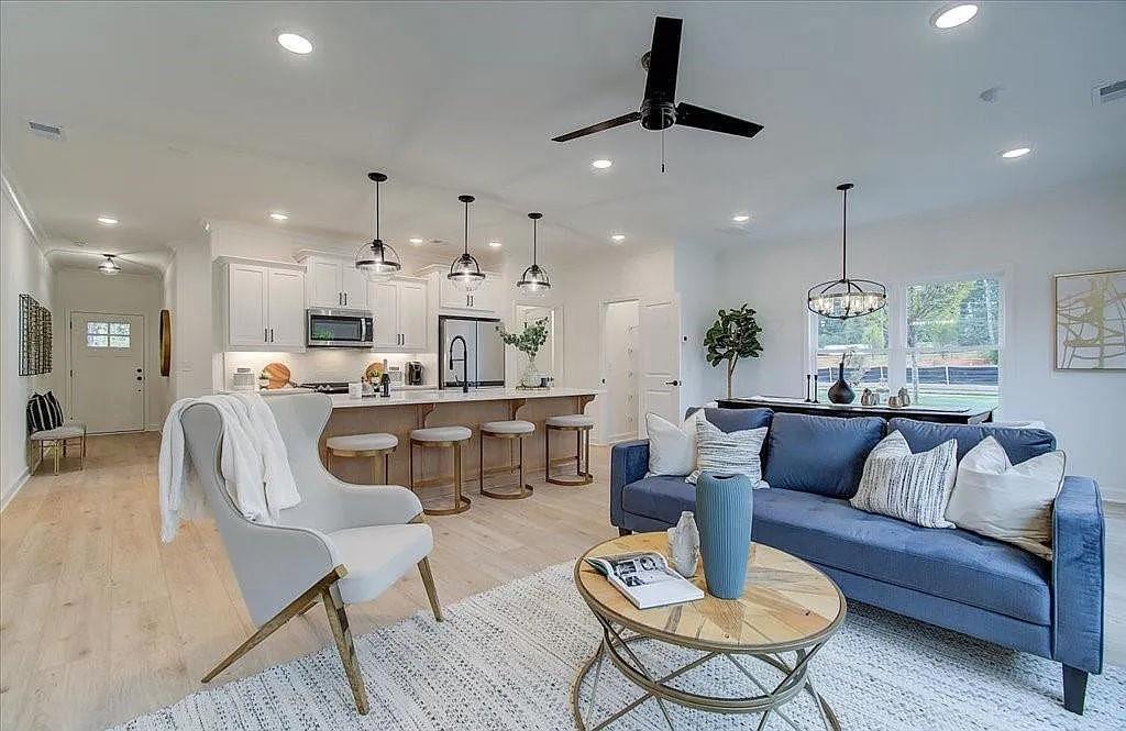 Foto principal - 121 Priestwood Ln