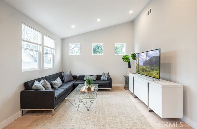 Foto del edificio - 4039 Clayton Ave W