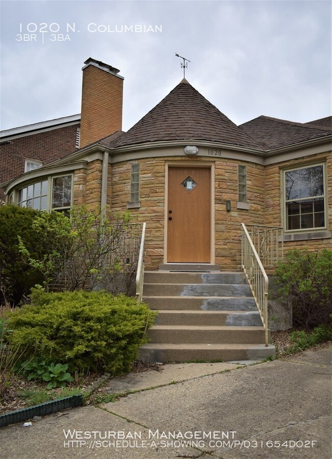Building Photo - Early Mid-Century-Modern Home