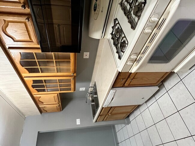 Foto del edificio - 945 Ridge Rd