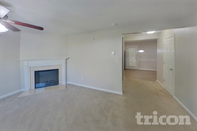 Building Photo - 1563 Little Creek Dr
