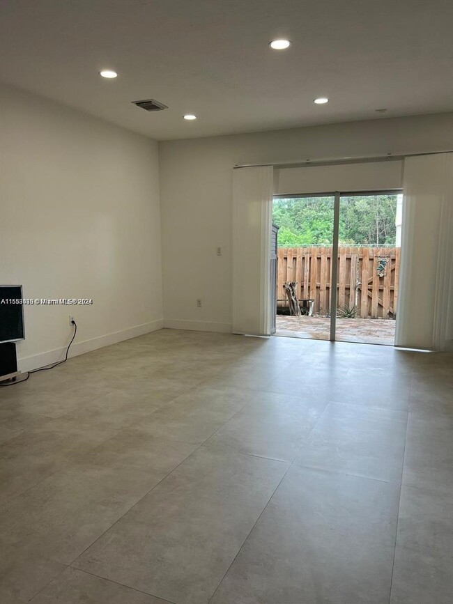 Foto del edificio - 8501 NW 107th Ct