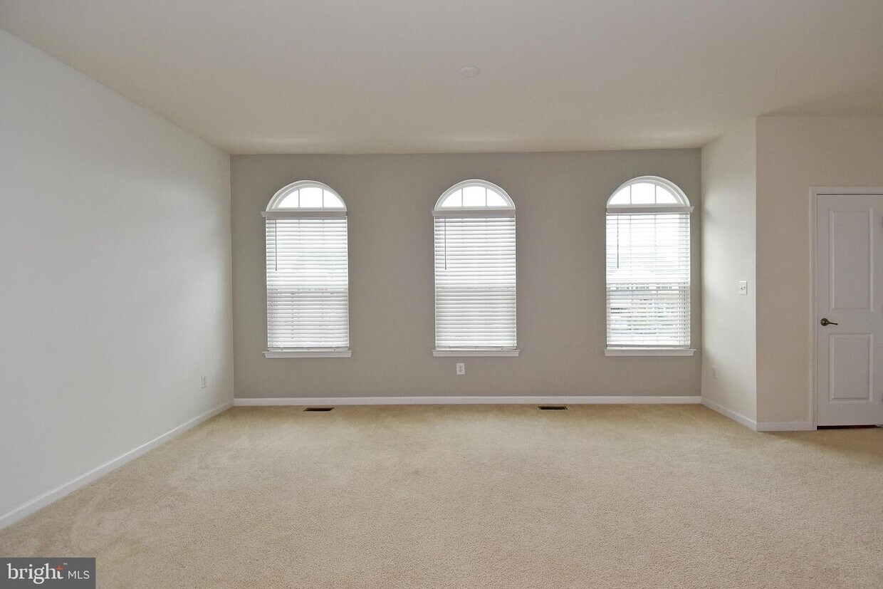 41509 Sagefield Square