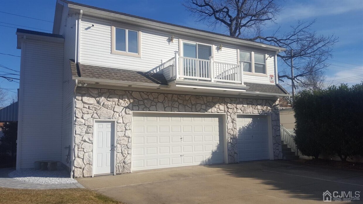 10 Sidney Pl, Metuchen, NJ 08840 Apartment for Rent in Metuchen, NJ