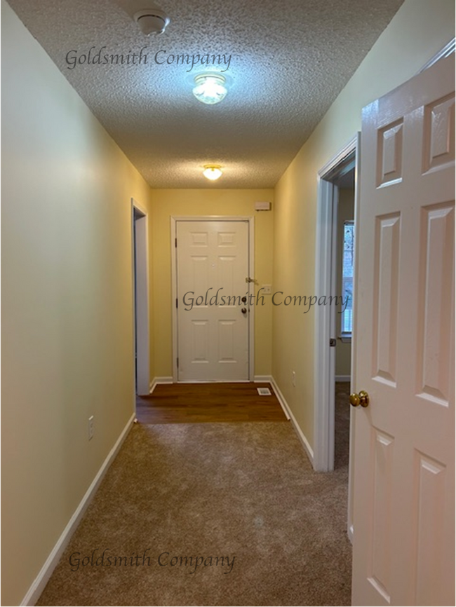 Foto del edificio - Charming 3 Bed, 2 Bath Home in Greer, SC - 1482 sq ft