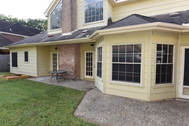 Building Photo - 1807 Brookchester Dr