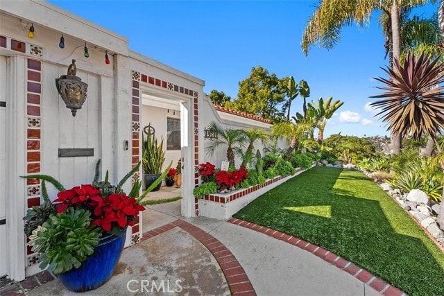 Building Photo - 2621 Via Cascadita