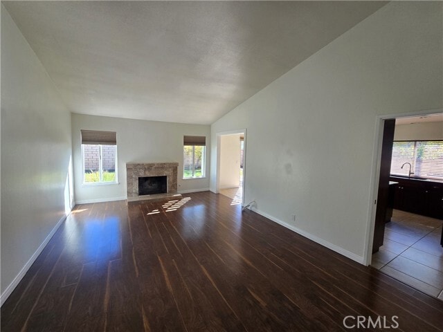 Foto del edificio - 22622 Rockford Dr