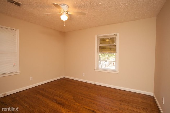 Building Photo - 2 br, 1.5 bath House - 682 Steve Drive SW