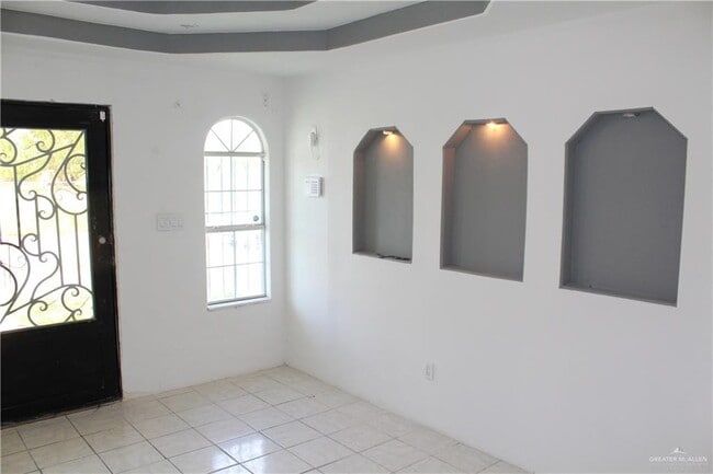 Building Photo - 13 Arboledas Dr