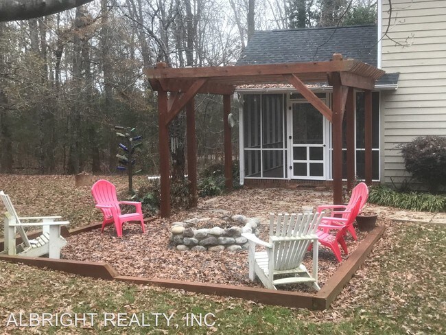 Building Photo - 3 br, 2.5 bath House - 1890 COLTHARP ROAD