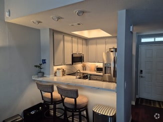 Building Photo - 2208 River Run Dr